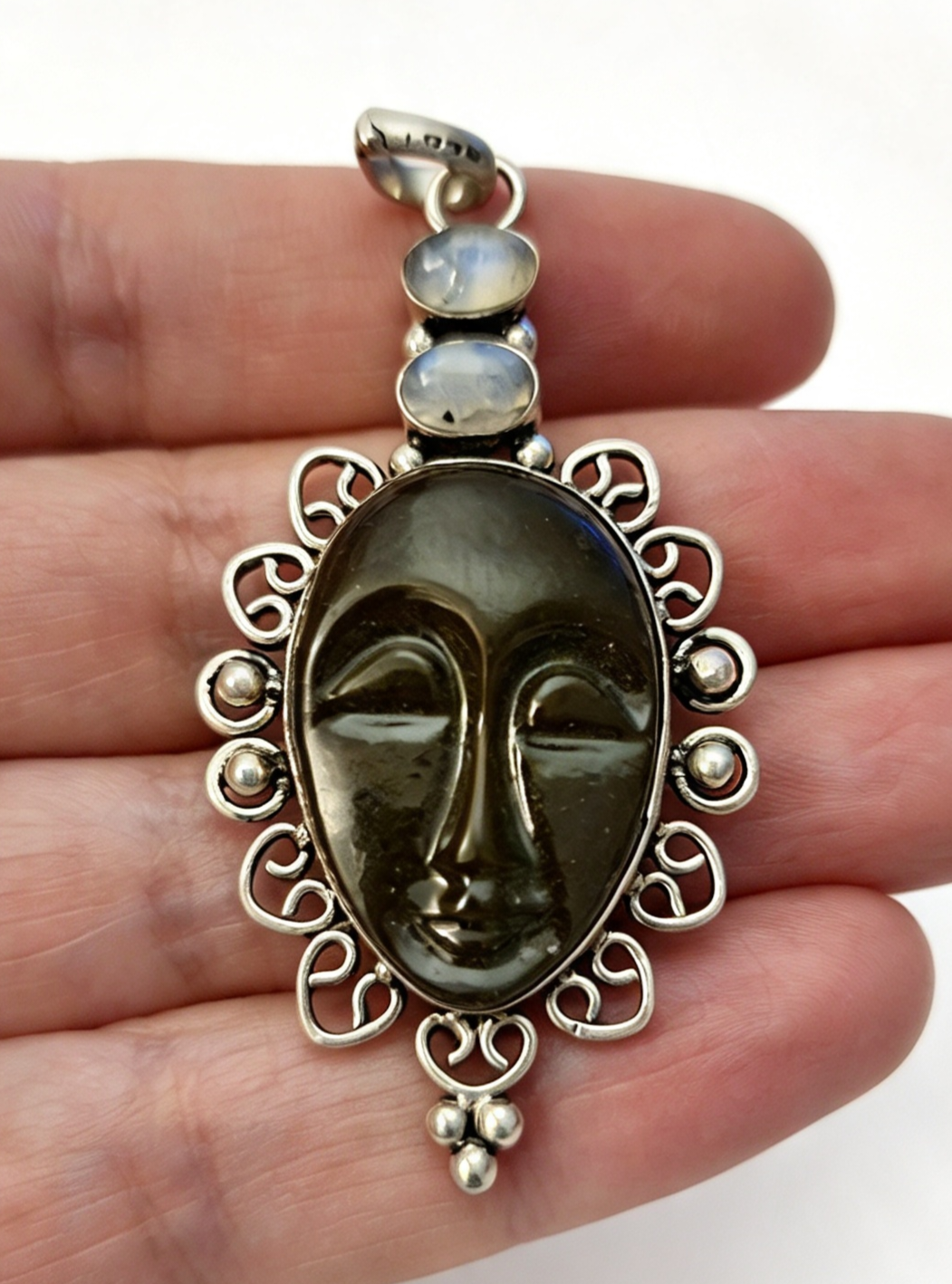 LABRADORITE Silver plated Pendant free stainless steel chain.