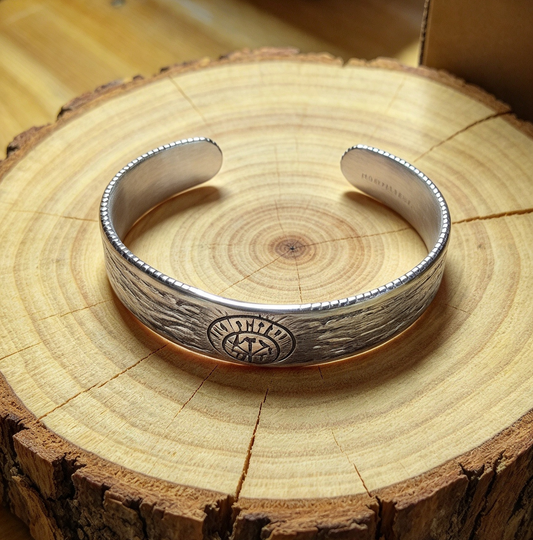 STAINLESS STEEL VIKING COMPAS PROTECTION ON YOUR TRAVELS CUFF BRACELET