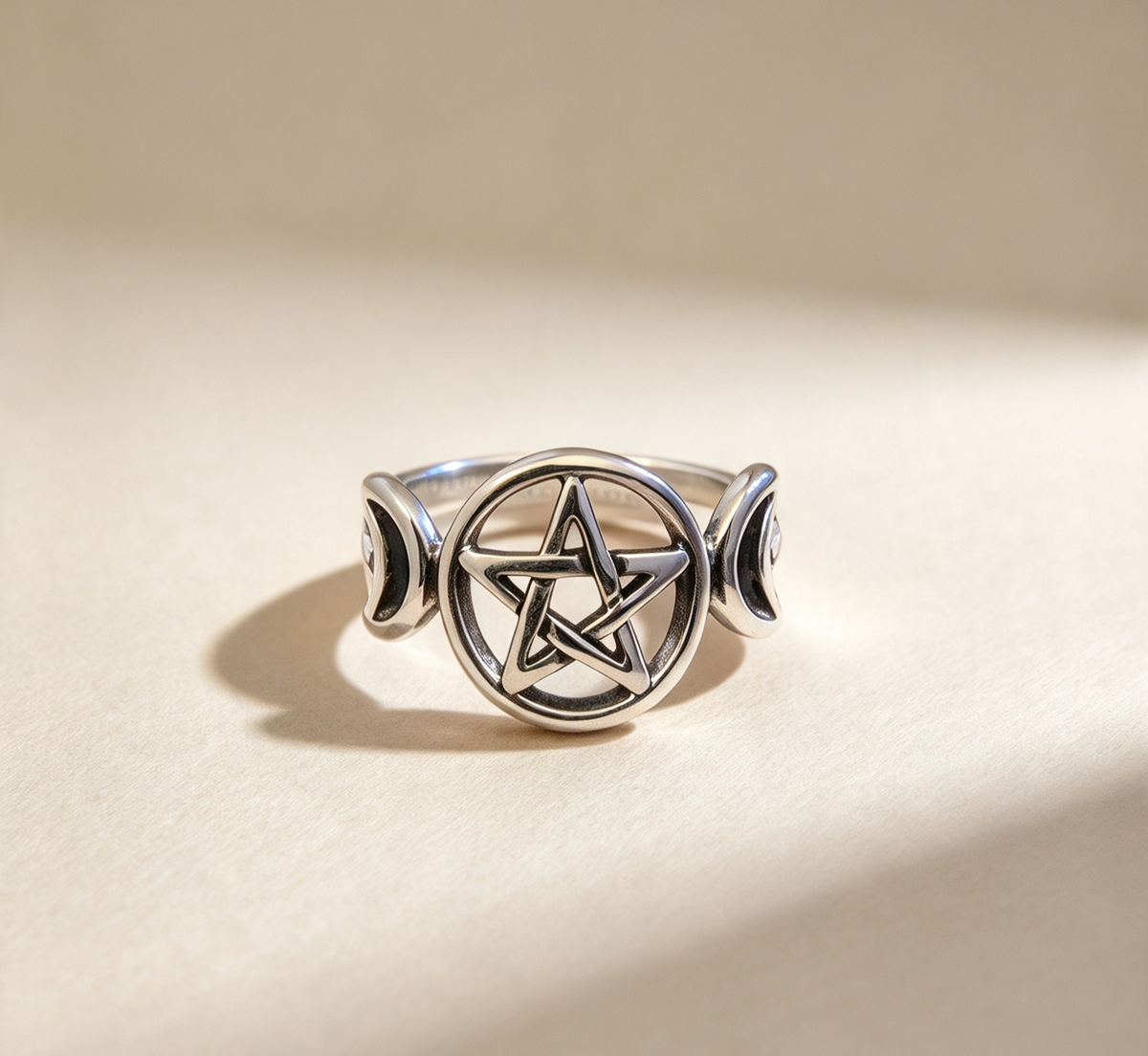 Triple moon pentagram ring Size R