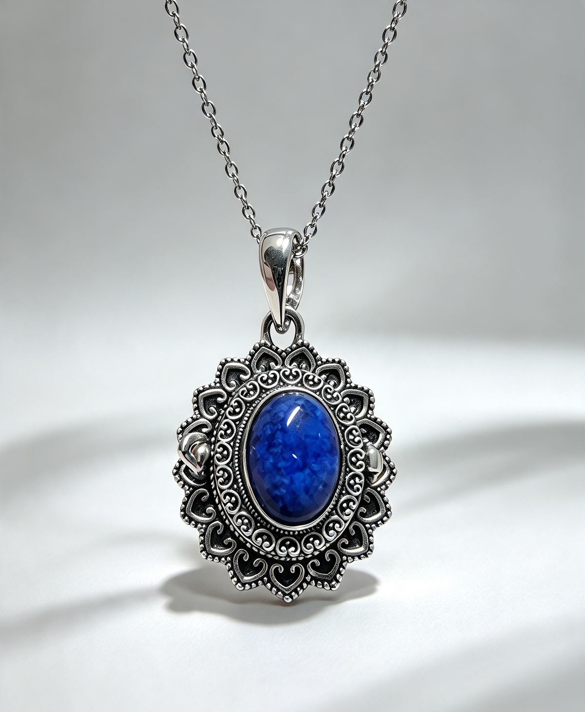 VINTAGE LOOK POISON LOCKET NECKLACE silver plated