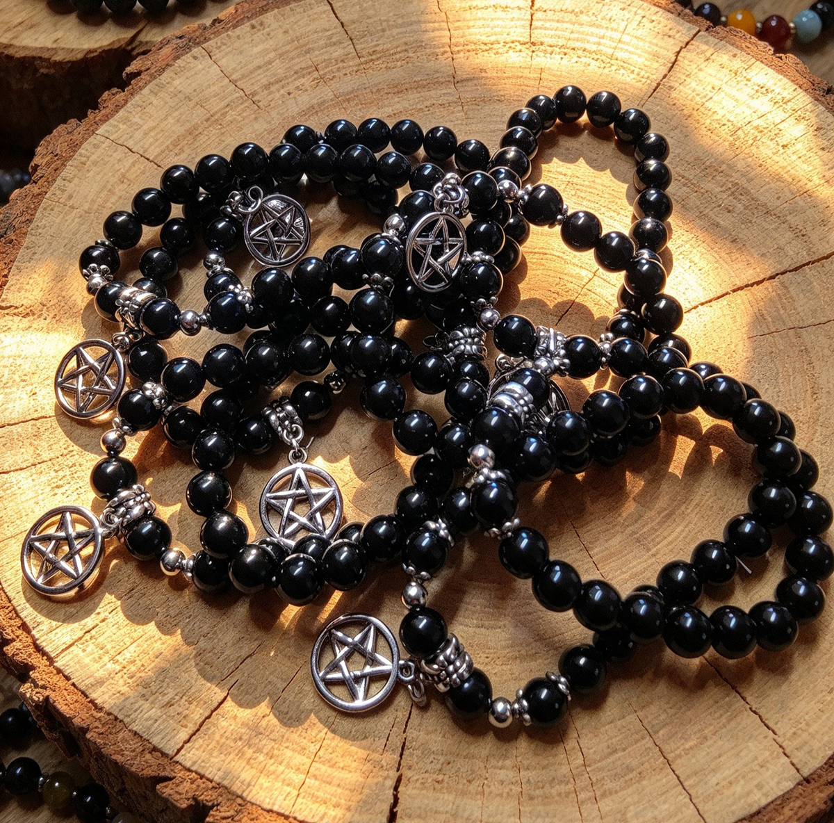 PROTECTION BRACELET WITH A PROTECTIVE PENTAGRAM