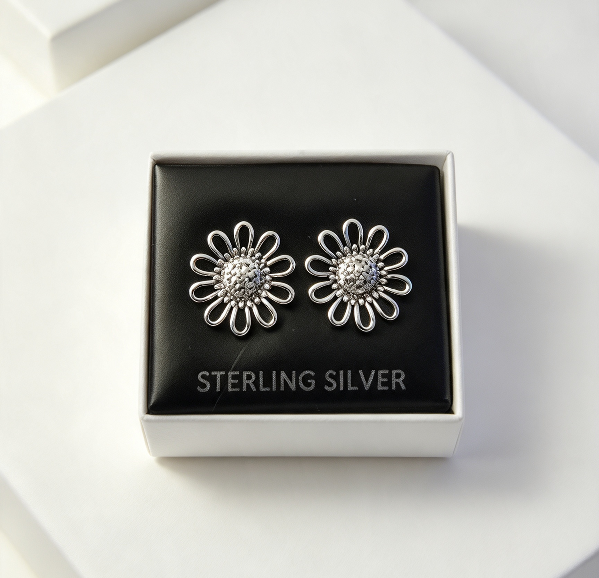 925 sterling Silver daisy stud earrings