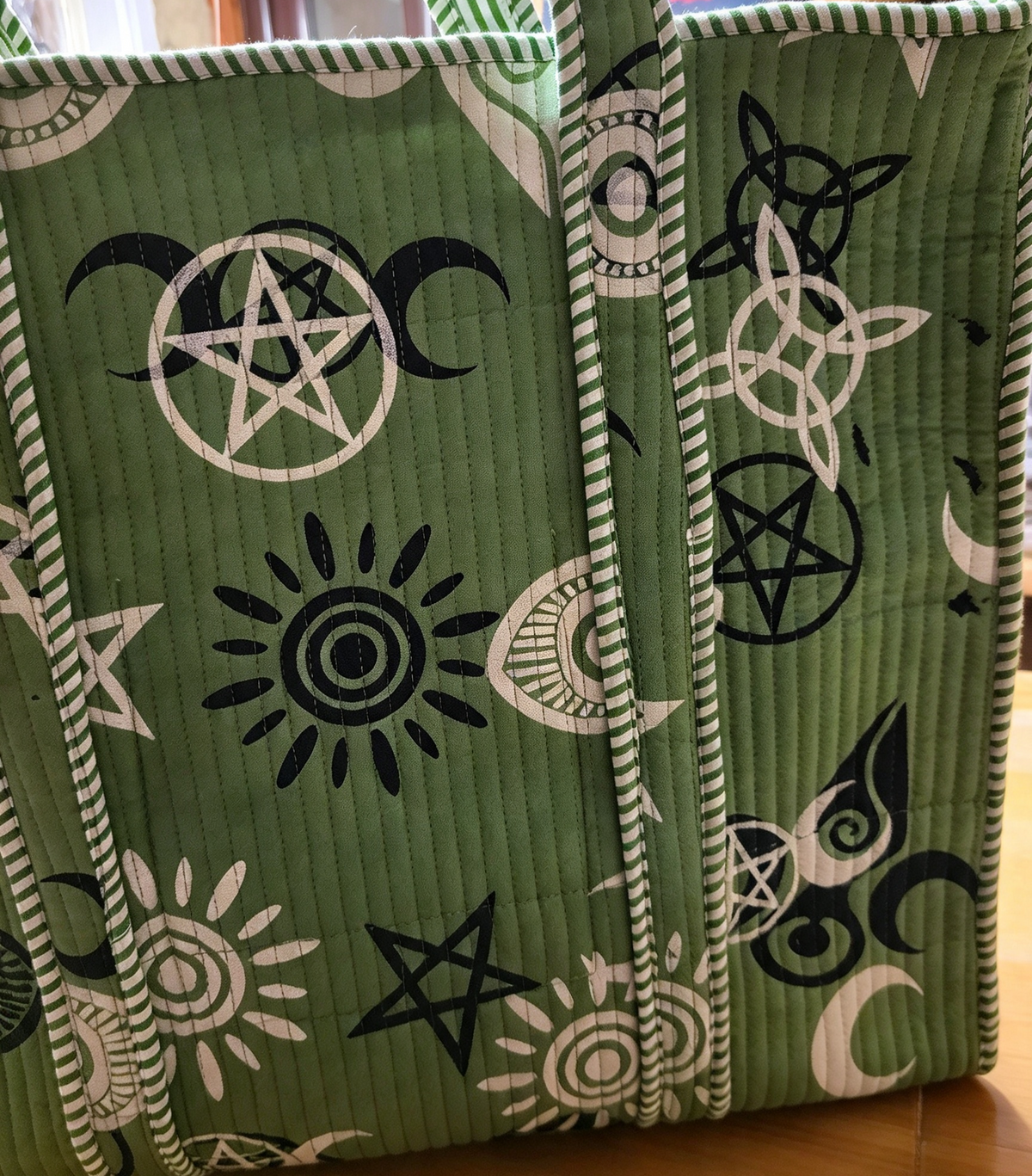 Pixi perfect big size green witch's shopping bag 40cm not including the handle hight.