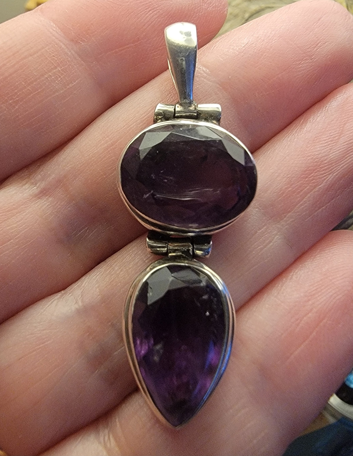 925 Sterling Silver Pendant..Amethyst Set In 925 Sterling Silver 4.4cm by 1.2cm