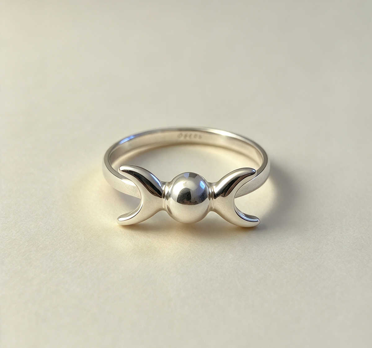Triple moon ring size k