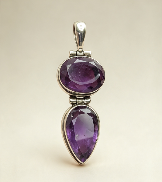 925 Sterling Silver Pendant..Amethyst Set In 925 Sterling Silver 4.4cm by 1.2cm