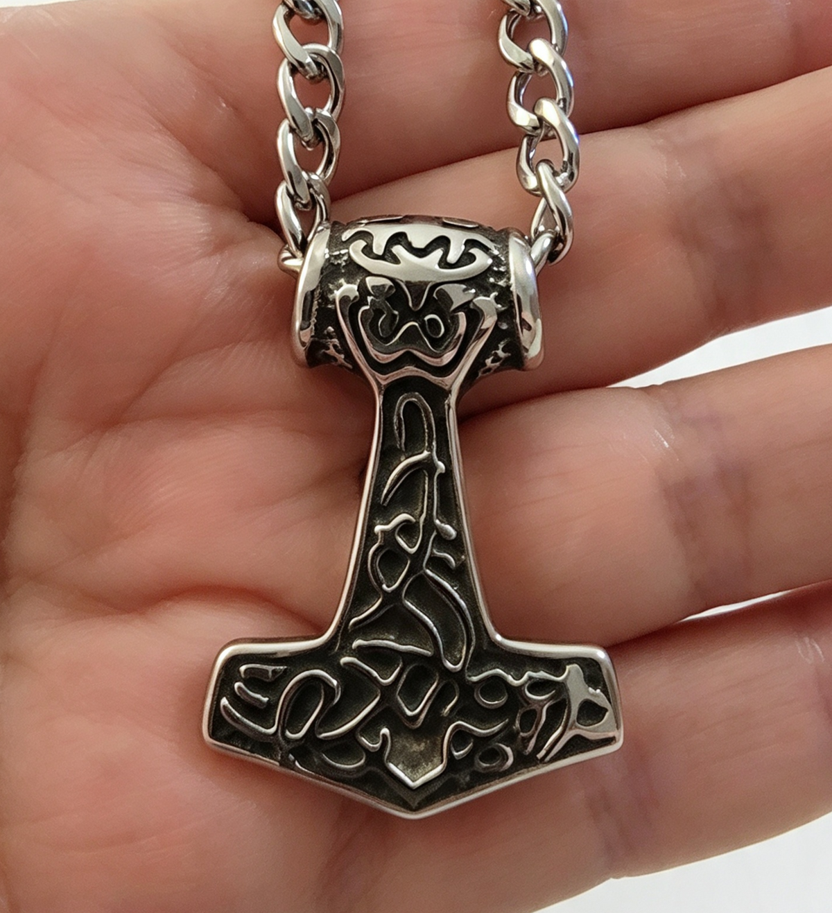 STAINLESS STEEL MJOLNIR PENDANT FREE STAINLESS STEEL CHAIN.