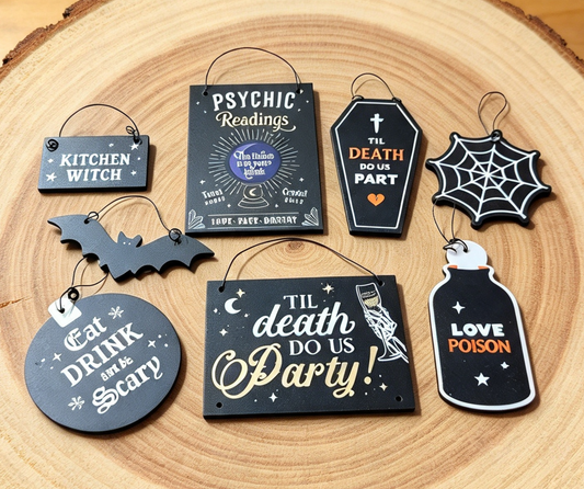 SET OF 8 TREE DECORATIONS