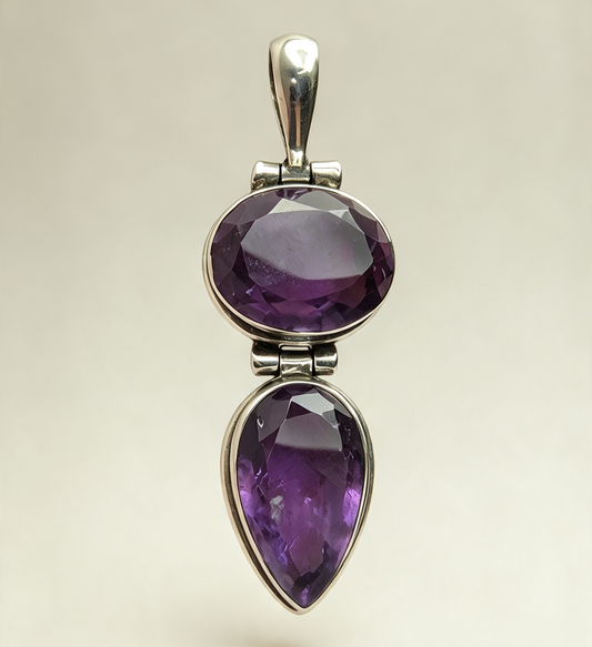 925 Sterling Silver Pendant..Amethyst Set In 925 Sterling Silver 4.4cm by 1.2cm