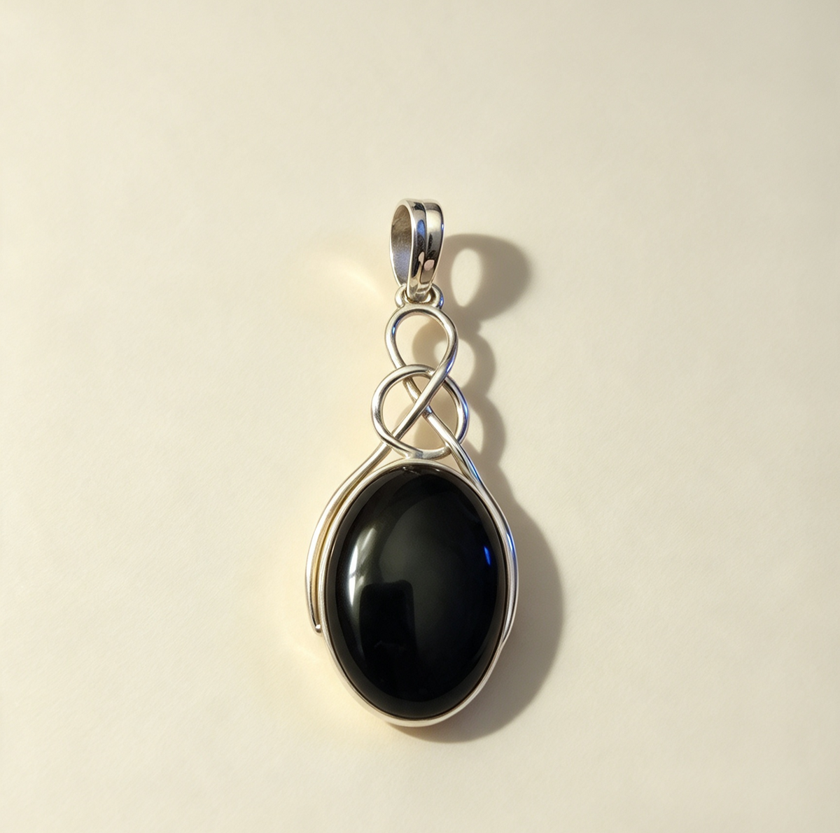 LARGE .. OBSIDIAN SET IN 925 STERLING SILVER PENDANT 5.7cm