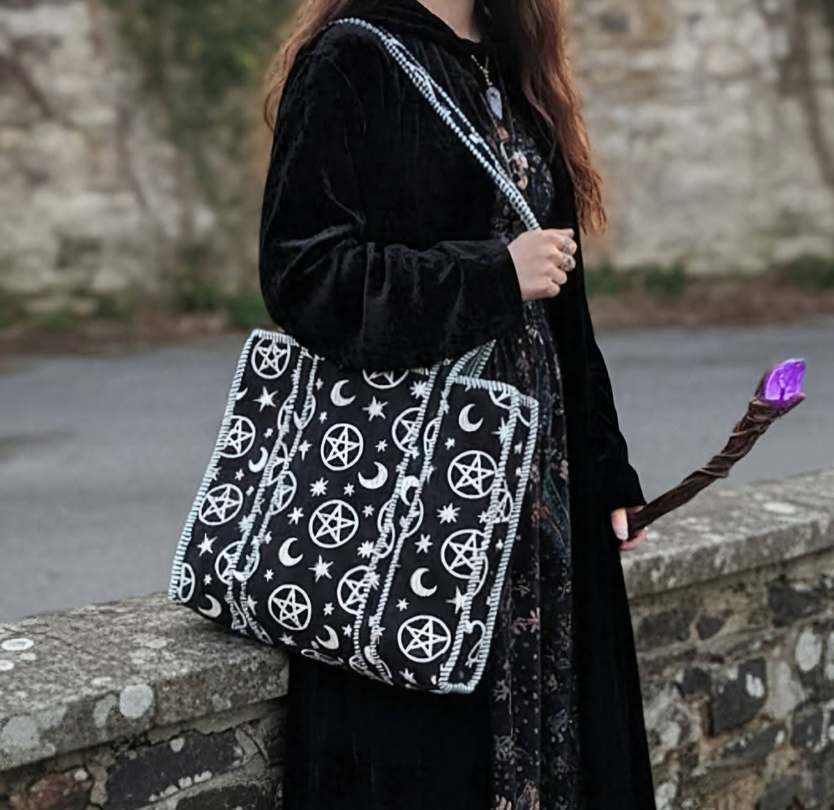 PIXI PERFECT BIG BLACK AND WHITE PENTAGRAM WITCHES BAG .