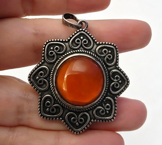 CARNELIAN Silver plated Pendant free stainless steel chain.