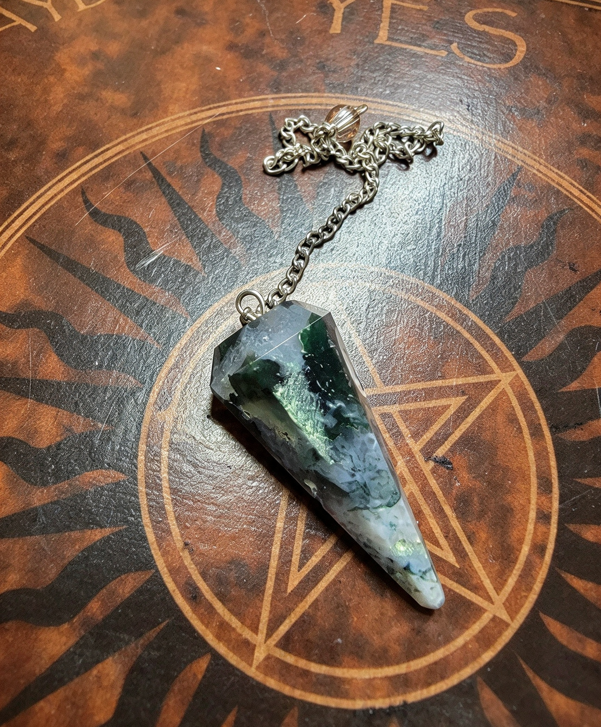 Pendulum moss agate