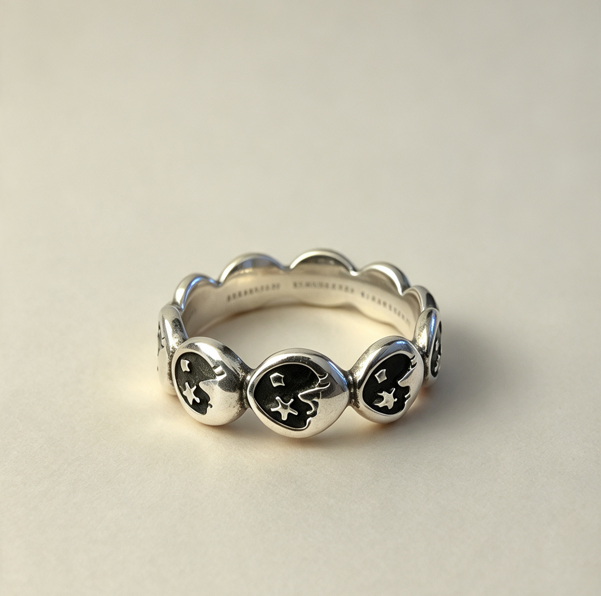 Moon ring size s