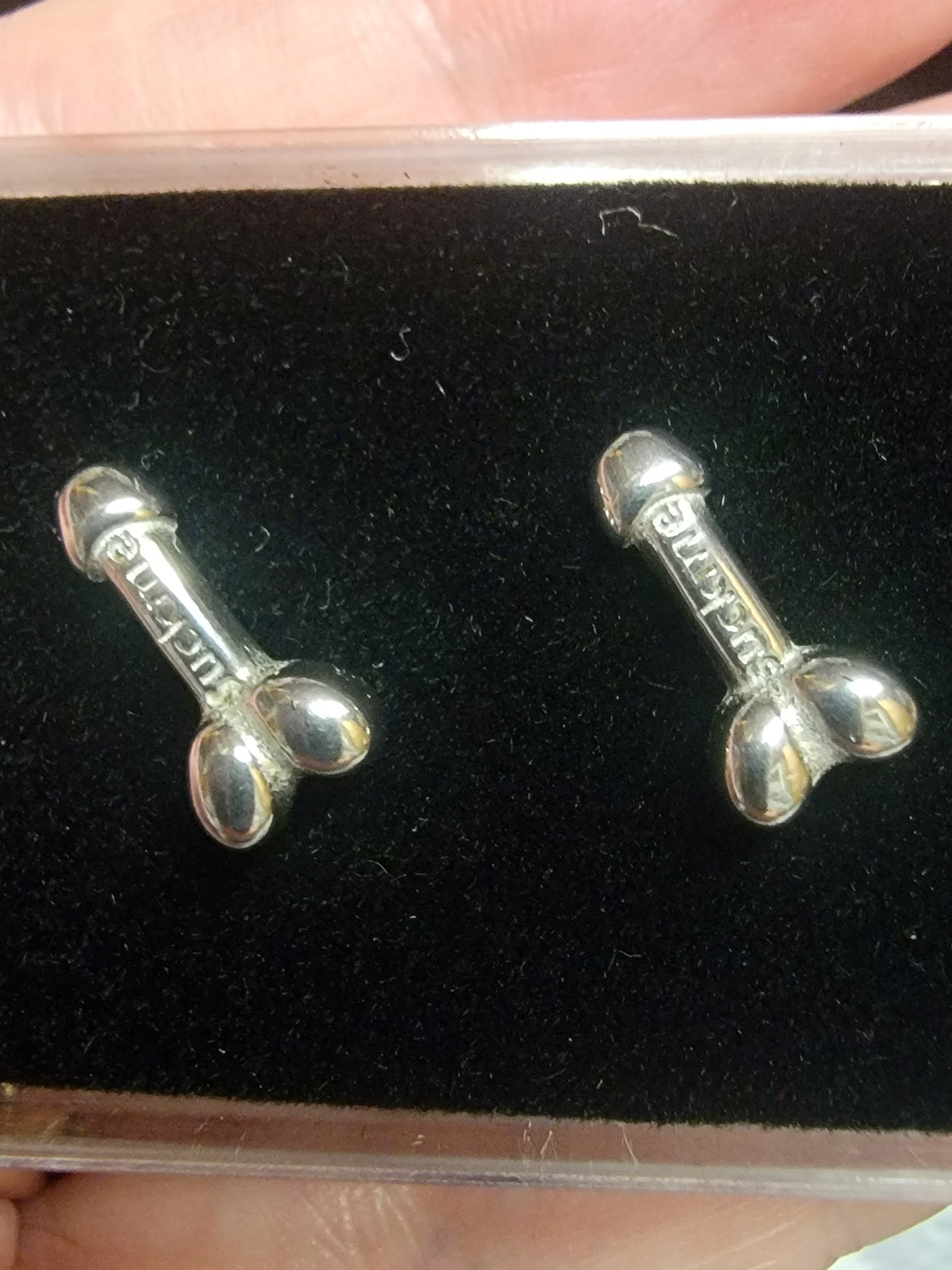 Willy earrings flat screw on backs
