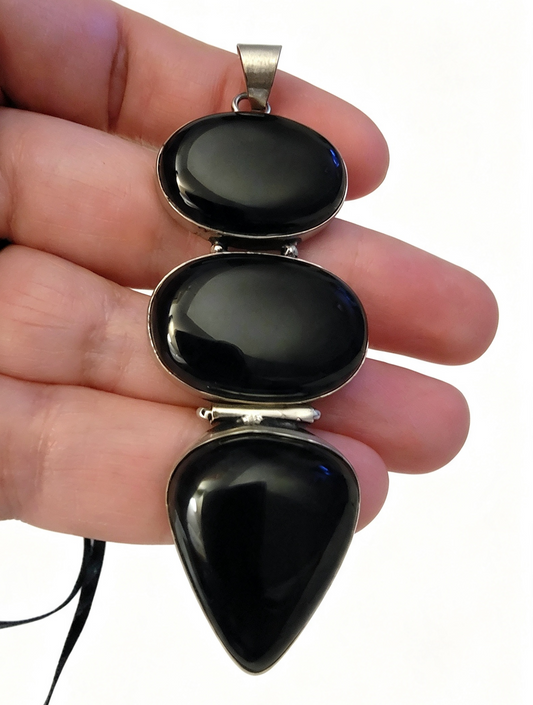 ONYX Silver plated Pendant Was £25 Now £10