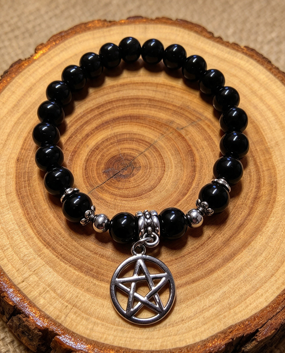 PROTECTION BRACELET WITH A PROTECTIVE PENTAGRAM