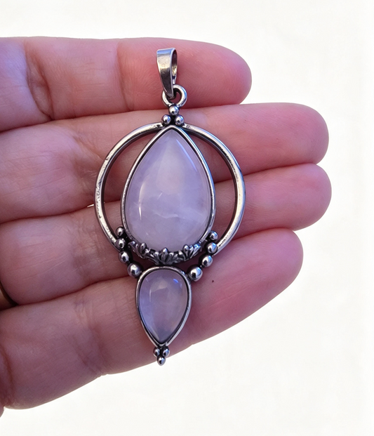 ROSE QUARTZ Silver plated Pendant free stainless steel chain.