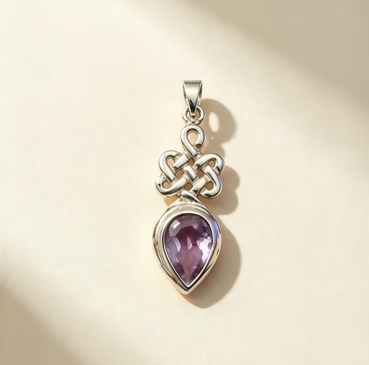 AMETHYST CELTIC PENDANT SET IN 925 STERLING SILVER 3.8cm