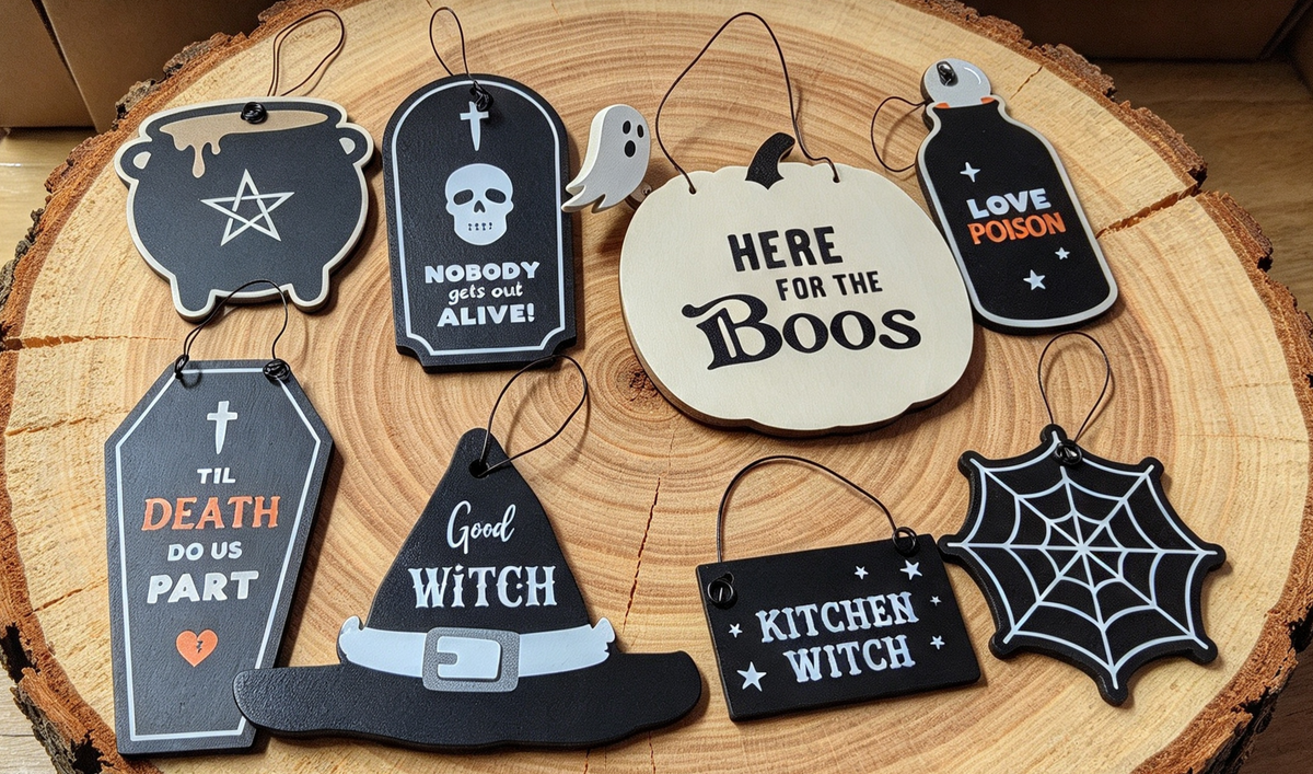 SET OF 8 TREE DECORATIONS