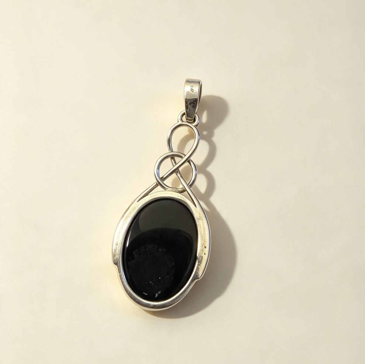 LARGE .. OBSIDIAN SET IN 925 STERLING SILVER PENDANT 5.7cm