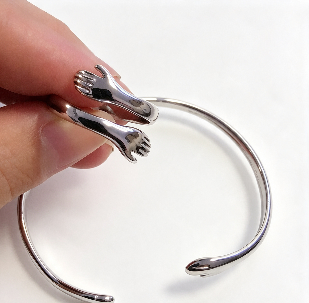 Hugs bracelet and ring set sale item