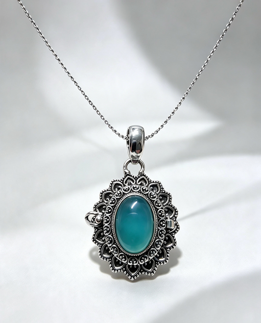 VINTAGE LOOK POISON LOCKET NECKLACE silver plated