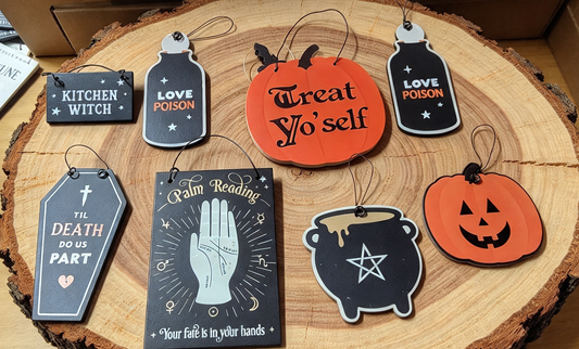 SET OF 8 TREE DECORATIONS