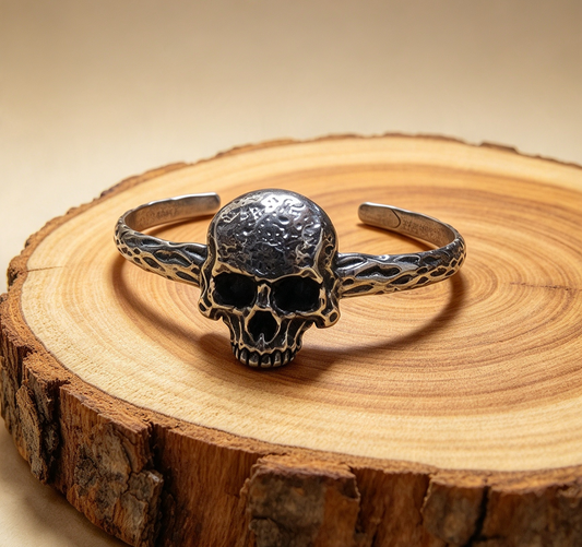 STAINLESS STEEL SKULL CUFF BRACELET