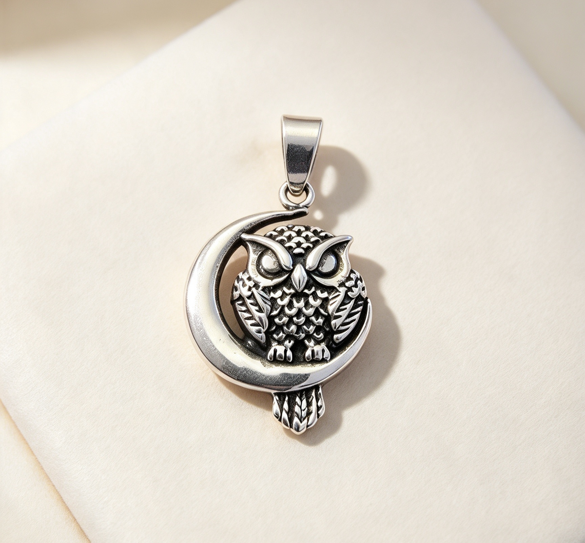 925 Sterling Silver Pendant  .. Night Owl 3cm by 1.7cm.