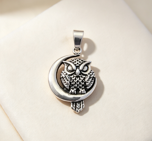 925 Sterling Silver Pendant  .. Night Owl 3cm by 1.7cm.