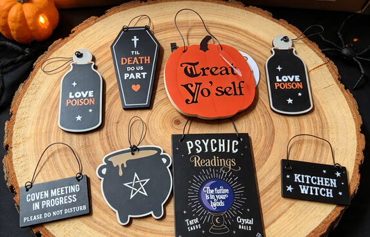 SET OF 8 TREE DECORATIONS