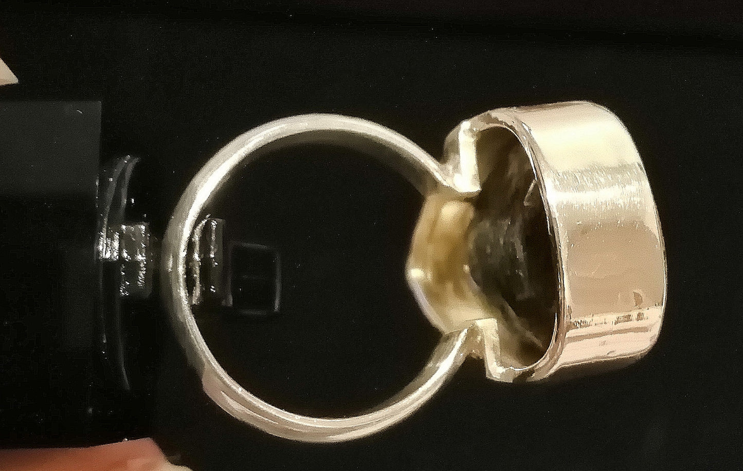 LARGE RING SIZE R In 925 sterling silver
